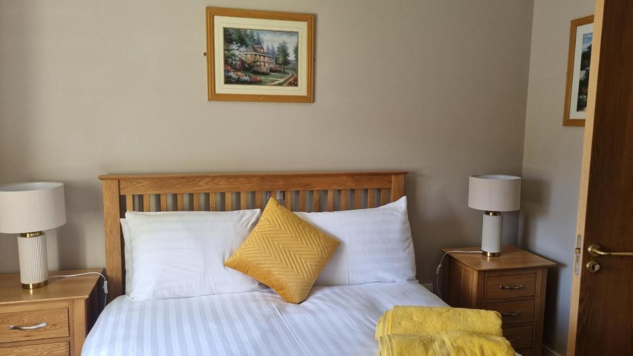 2 Bedroomed Ground Floor Apartment Кенмер Екстер'єр фото