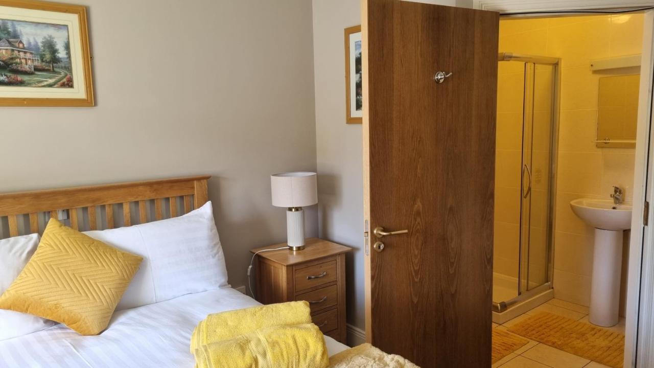 2 Bedroomed Ground Floor Apartment Кенмер Екстер'єр фото
